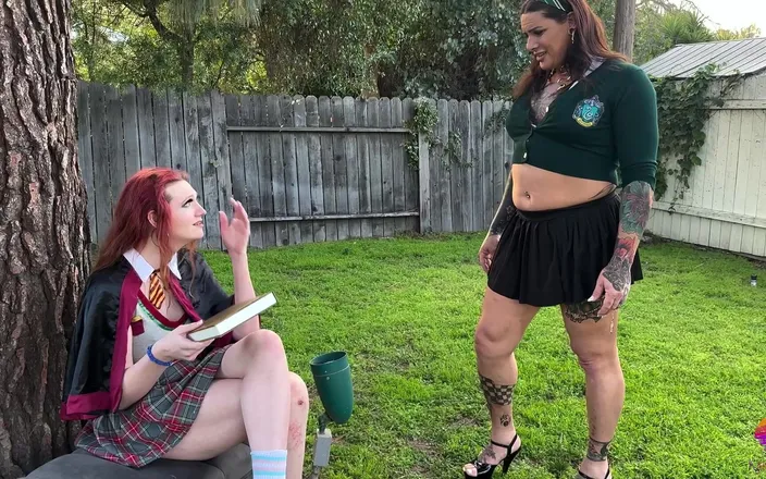 Kapri Sun: Slytherin haar pik