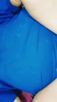 Mi-am eliberat crema în pizda strâmtă a indiencei Bhabhi și am făcut-o să-mi sugă penisul negru și gros punându-l în gura ei.
