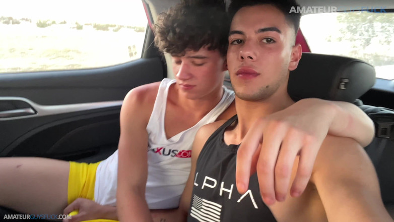 Amateur Guys Fuck: Agf:: Guarda come faccio un succhio al mio amico nell'Uber!