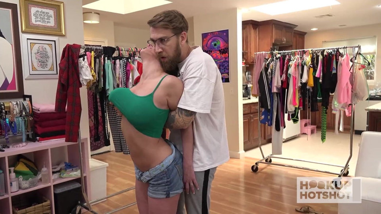 HookUp HotShot-BTS: Bts - Slutty Dee Williams Is Horny for Bryan Gozzling's Rough...