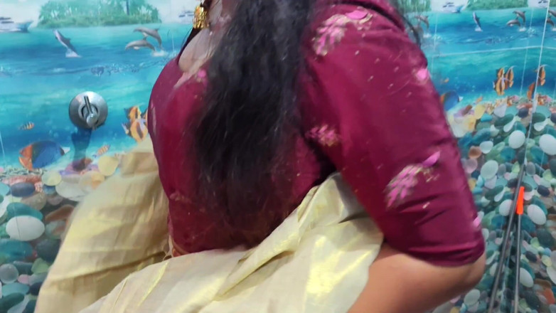 Vaigavarun45: Vaishnavy Pee and Wash, Pee Video