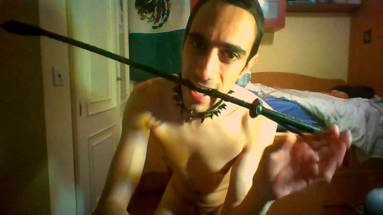Slave Sparrow: Sesi webcam kesakitan berus tandas dan bastinado