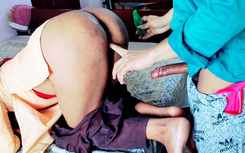 Fantacycutting: Pelajar seksi meyakinkan gurunya untuk berkongkek