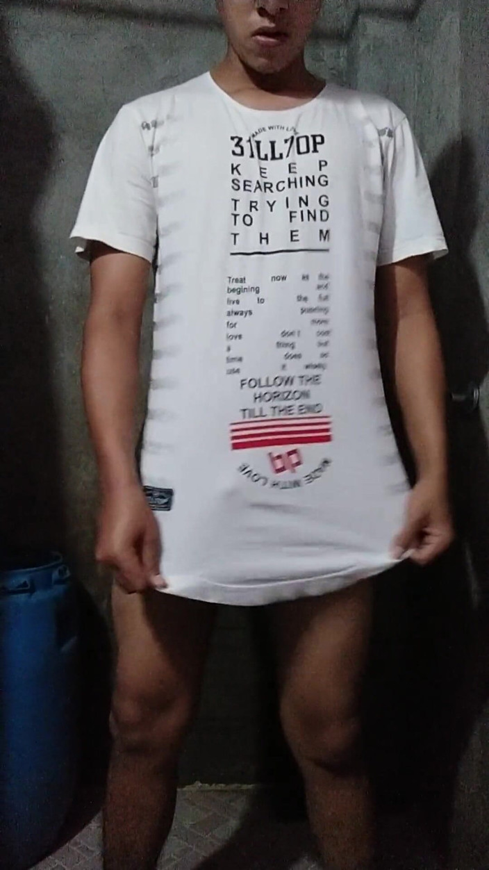 Chicos Virales: Alan Tokers tańczy pod prysznicem