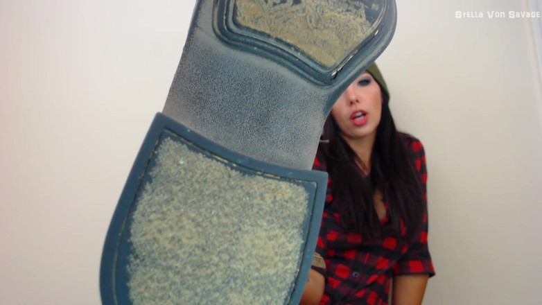 Stella Von Savage: Грязное лизание сапог - грязная дровоска