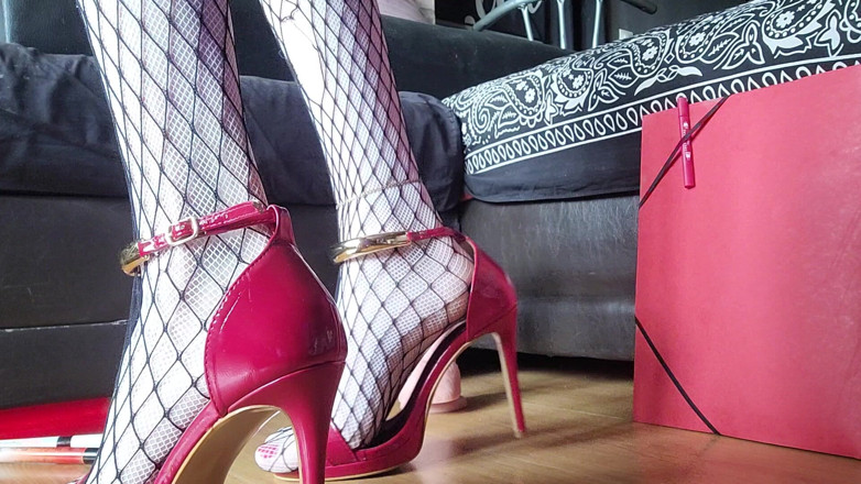 VaneSsa BiTCHx: Ejacul16:42 Studentka dřepící na své maxidode. Vanessabitchx Parischiennetrvprod91