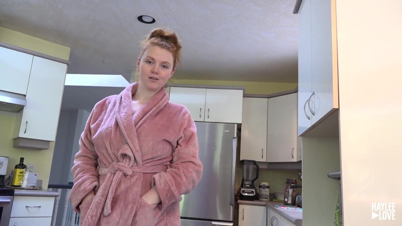 Haylee Love: Cafea fierbinte