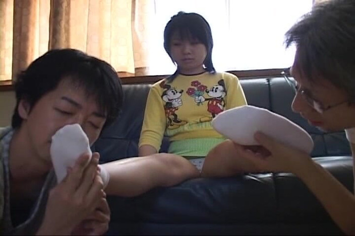 Japan Girl: Si Dia Membenarkan Dua Lelaki Menggunakan Tubuh Mudanya