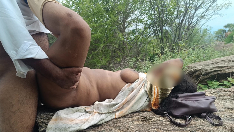 Laxi ammu: Hard Fucking in Outdoor with Girlfriend