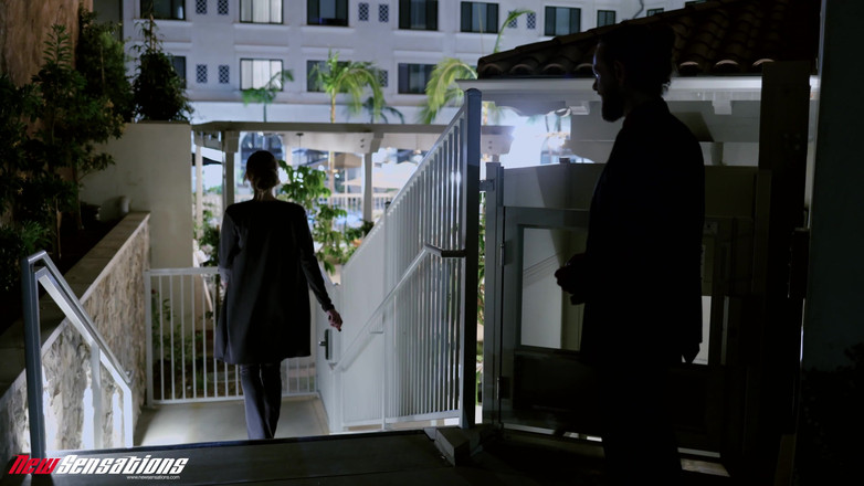 HotwifeXXX: Ella Has an Irresistible One Night Offer