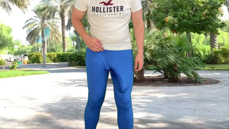 Lucas Nathan King: Masivní penis sperma v těsných kalhotách