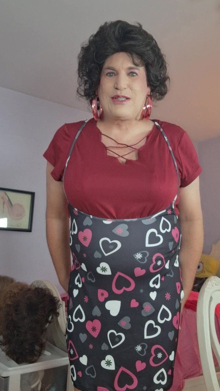 Victoria Lecherri: 我为爸爸和朋友做了一个现场内衣表演！