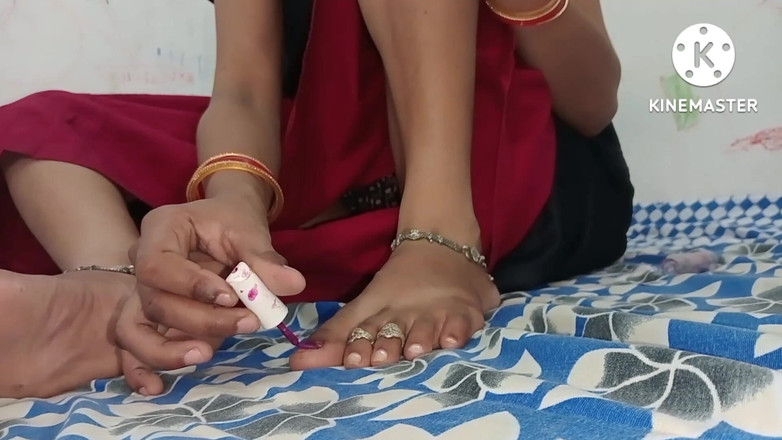 Ankurpriya000: Sua Priya Bhabhi polonesa e mostra calcinha