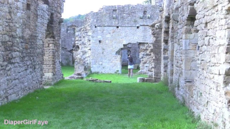 Her Kink UK: Easby Abbey