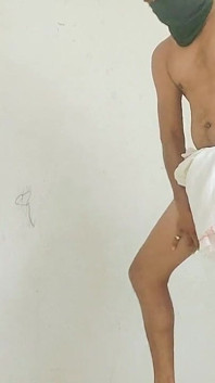 Badan Ko Lagaya Tel Lund Ko Kiya Khush