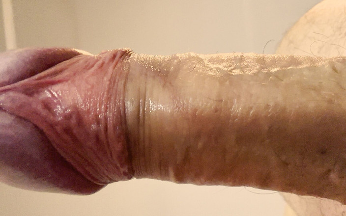 Amateur big dick: Mi papi gay se masturba en el baño