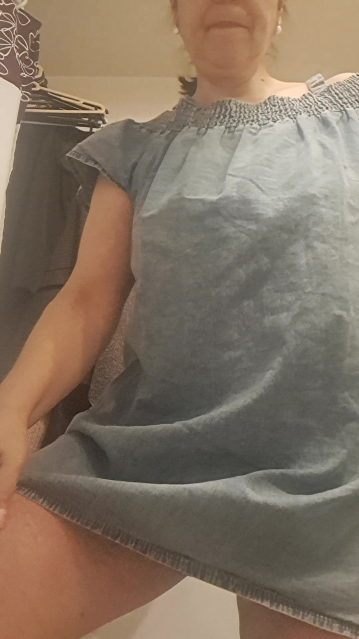 Mommy big hairy pussy: جبهة مورو الإسلامية للتحرير تظهر ما تحت فستانها القصير