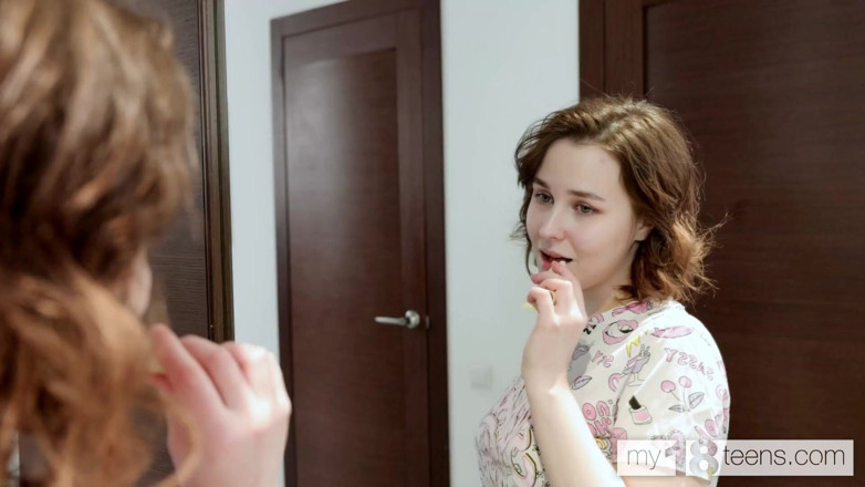 My 18 Teens: My18teens - ragazza carina con un corpo naturale si masrubati