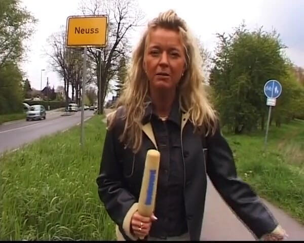 German's MILF: Німецька мачуха з великими цицьками отримала великий камшот на цицьки