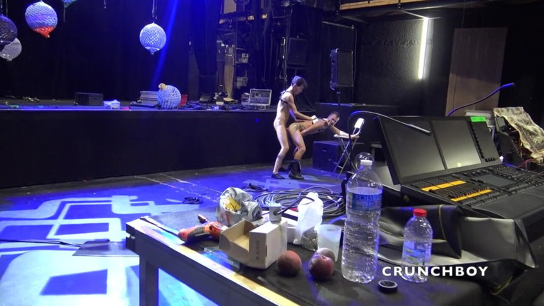 Very discreet straight boys curious: ダンスクラブでセクシーなストレート男に犯される