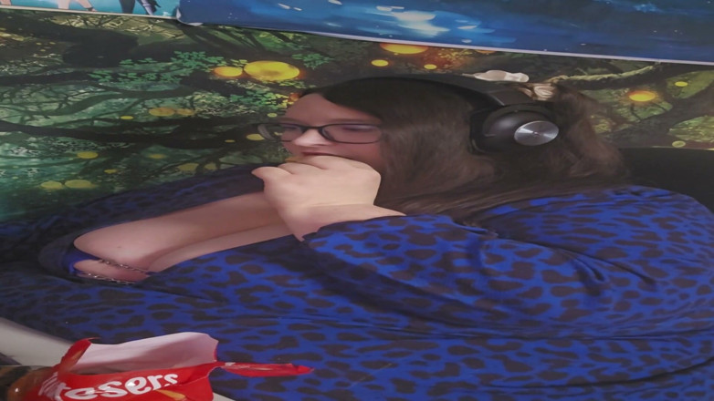 SSBBWLadyBrads: SSBBW آلهة تناول الوجبات الخفيفة أثناء العمل