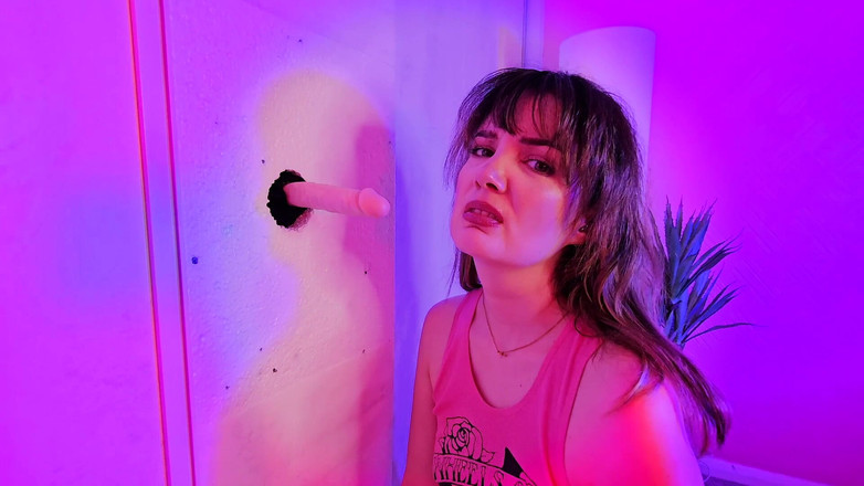 Faye Taylor: Sdílení vaší děvky přítelkyně ve virtuálním sexu glory hole