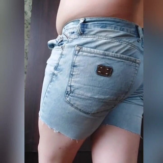 Kitty_Cross: Model waria pantat bahenol banci dengan pantat bahenol dientot habis-habisan...