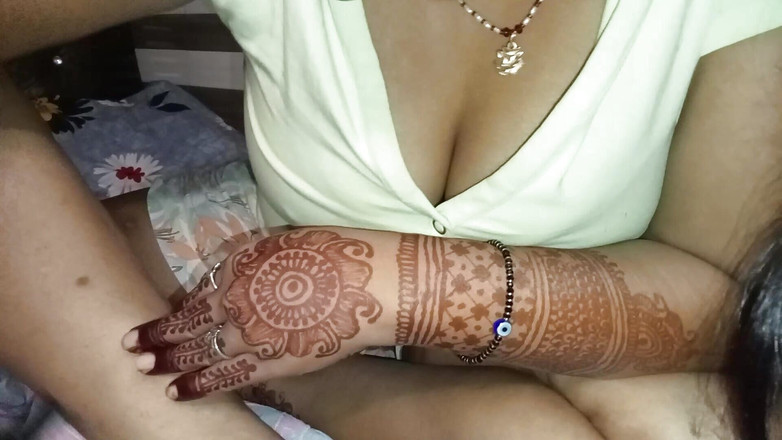 Kajal_pro: Sexy chica Kajal muestra tetas durante hablar sucio