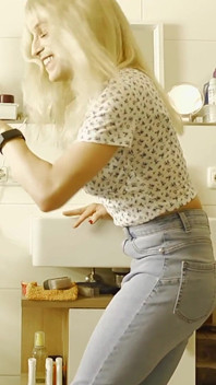 작은 자지 패자를 위한 트란니 소녀의 JOI! 음란한 중지하고 망가진 오르가즘으로 자위해!