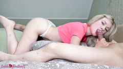 Laloka4you: Сексуальна подруга робить мінет і ковтає сперму після пробудження