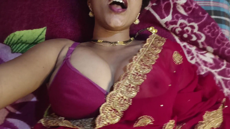 Aliases: Isi la bhabh sexy partage son patron à gros nichons