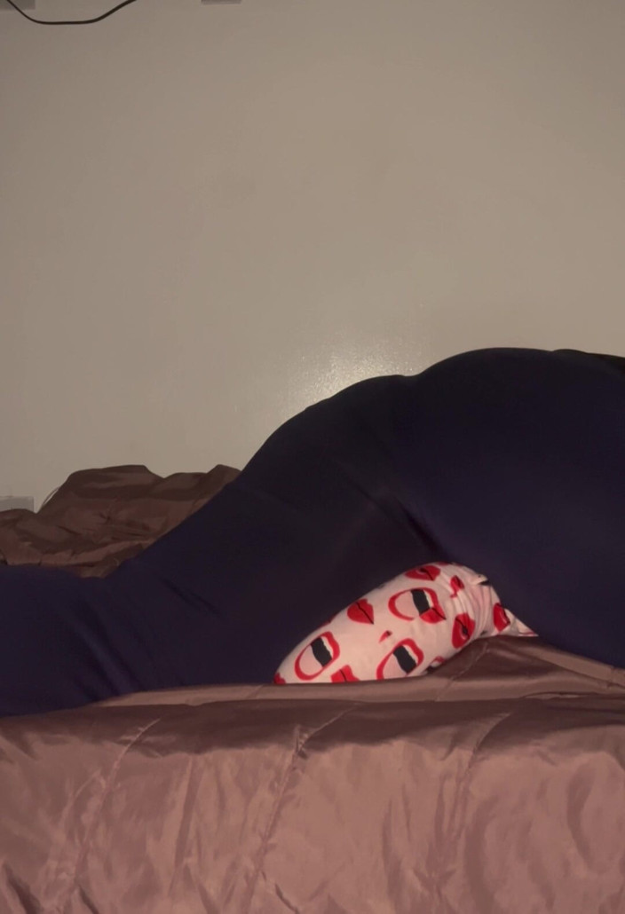 Anye Meshell: Humping in 3 Motions!