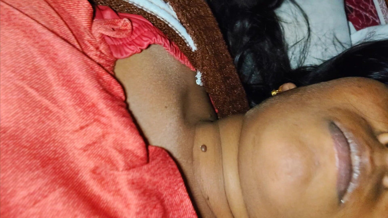 Premi pooja: インドのデシ村、ホットで美しい胸が若い男の子を吸う、ファストナイト、新婚カップル、ハードコアXXX映画ヒンディー語