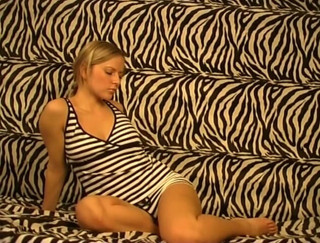 Flash Model Amateurs: Hot amateur teen plays with herself