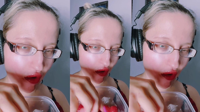 FinDom Goaldigger: ASMRイチゴ食い - ASMR、眼鏡、魅力、口紅、大きな唇、モフ、食べ物、フェイスフェチ、長い爪