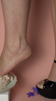 เค้กทําลายล้างแสนหวานขย่มใน stilettos