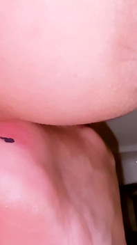 Sperma Ablassen 12. Französische Schlampe Gibt Sperma in Der Toilette Aus.