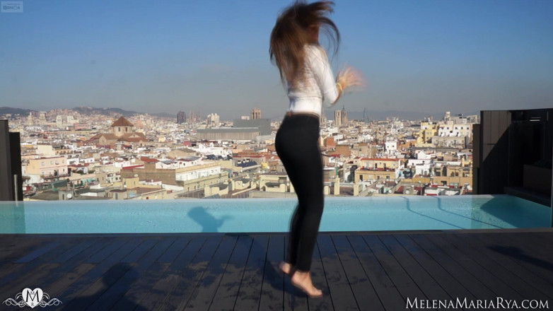 Melena Tara: Melena Maria Rya的性感舞蹈