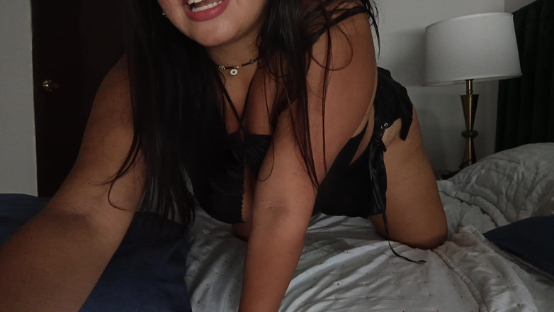 Cleo Denilo: 卒業したおっぱいを持つジョーブガールがカメラで自慰行為をします