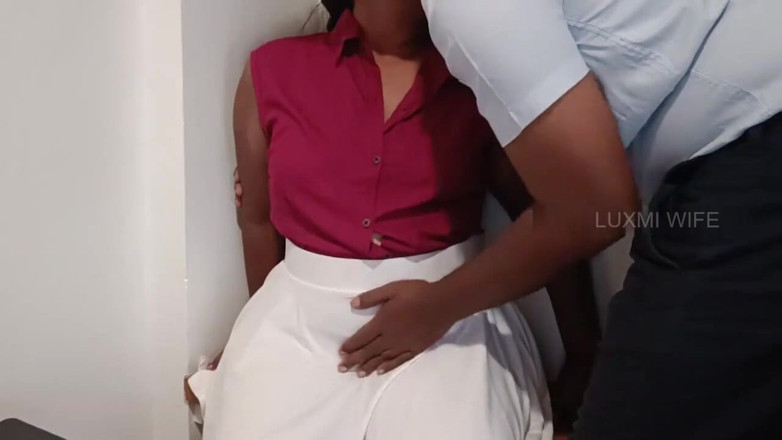 Luxmi Wife: Gerente de entrevista de trabajo follando secretaria - 1