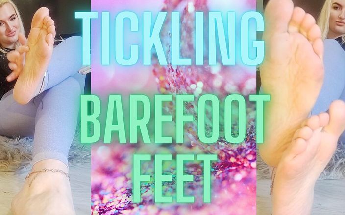 Monica Nylon: Fazendo cócegas nos pés descalças