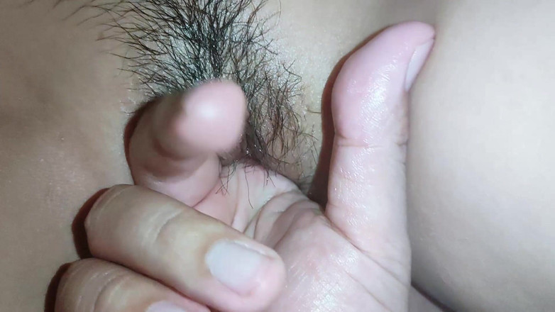 Micooowww04: Nevlastní sestra v pokušení, když ji nechám doma