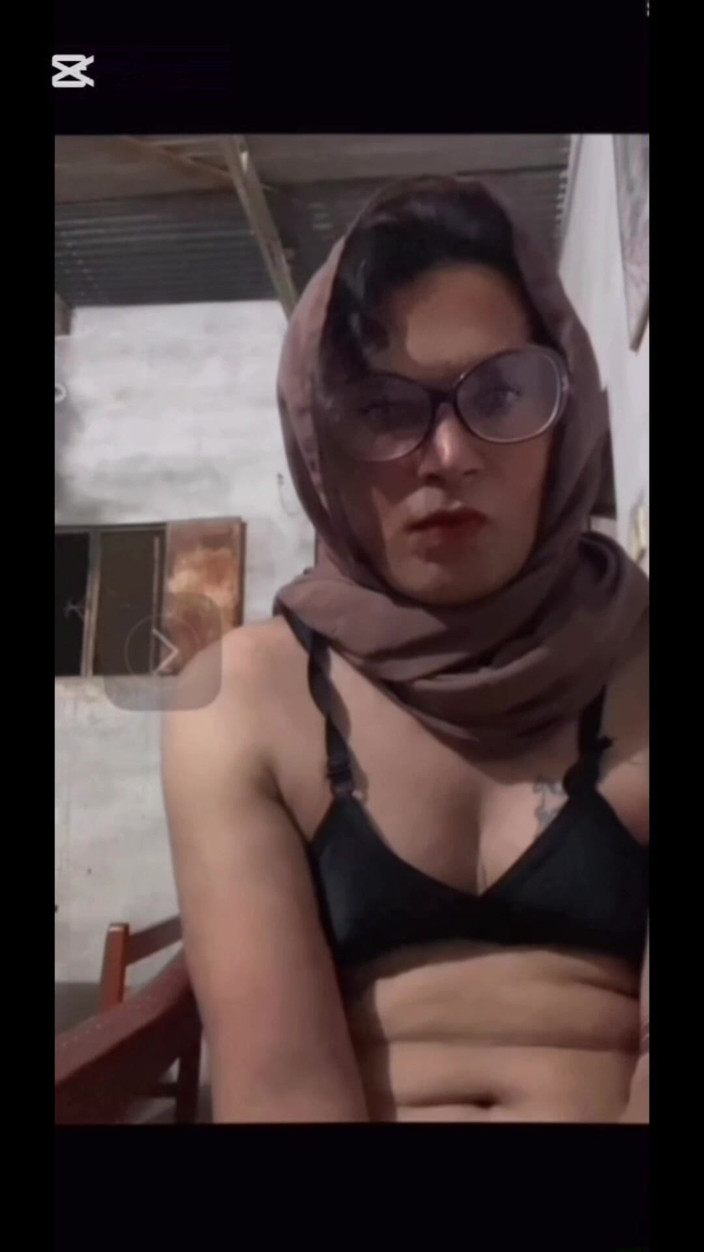 Apple00001: कृपया मुझ पर विश्वास करो मैं इस पृथ्वी पर एक आज्ञाकारी बहिन हूं ।