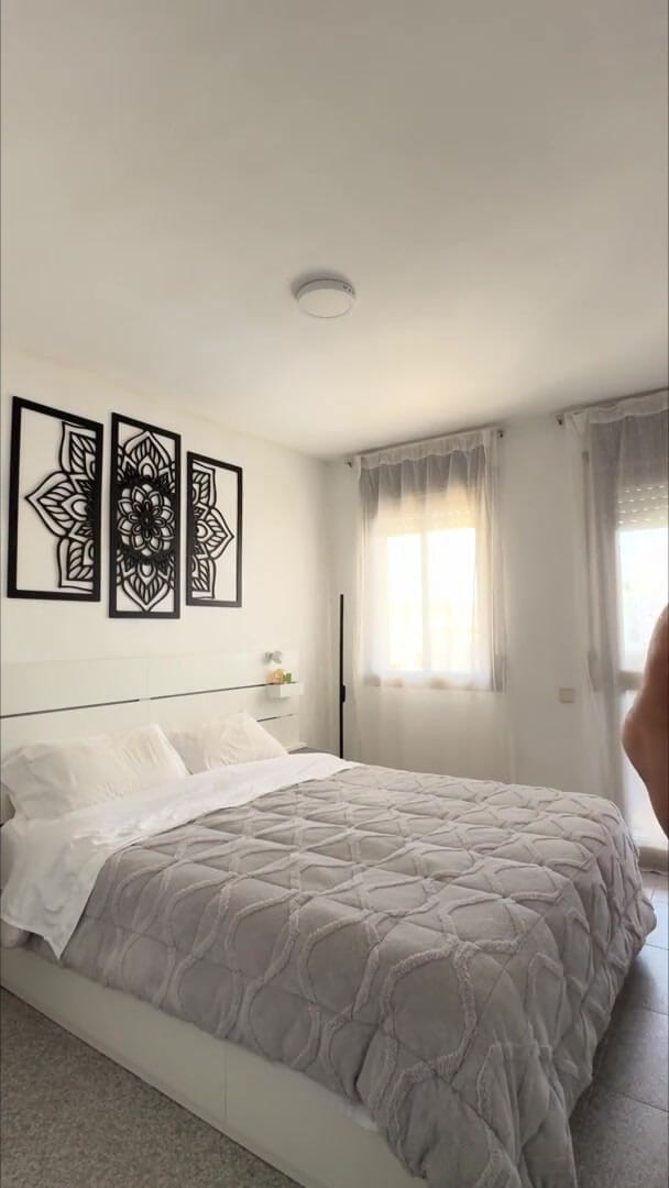 Paul Williams: Tiding the Bed Naked