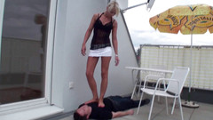 Femdom Austria: Outdoor teen trampeln
