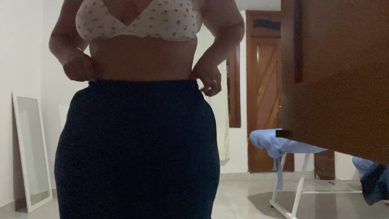 zendella usain: Camera Captures BBW Fat Nurse Exposed