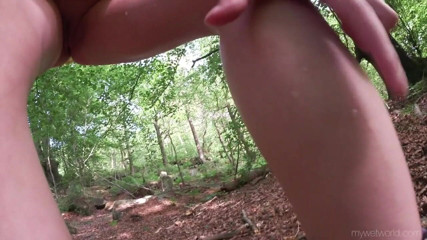 Faye Taylor: Desperate to pee in the woods No.2