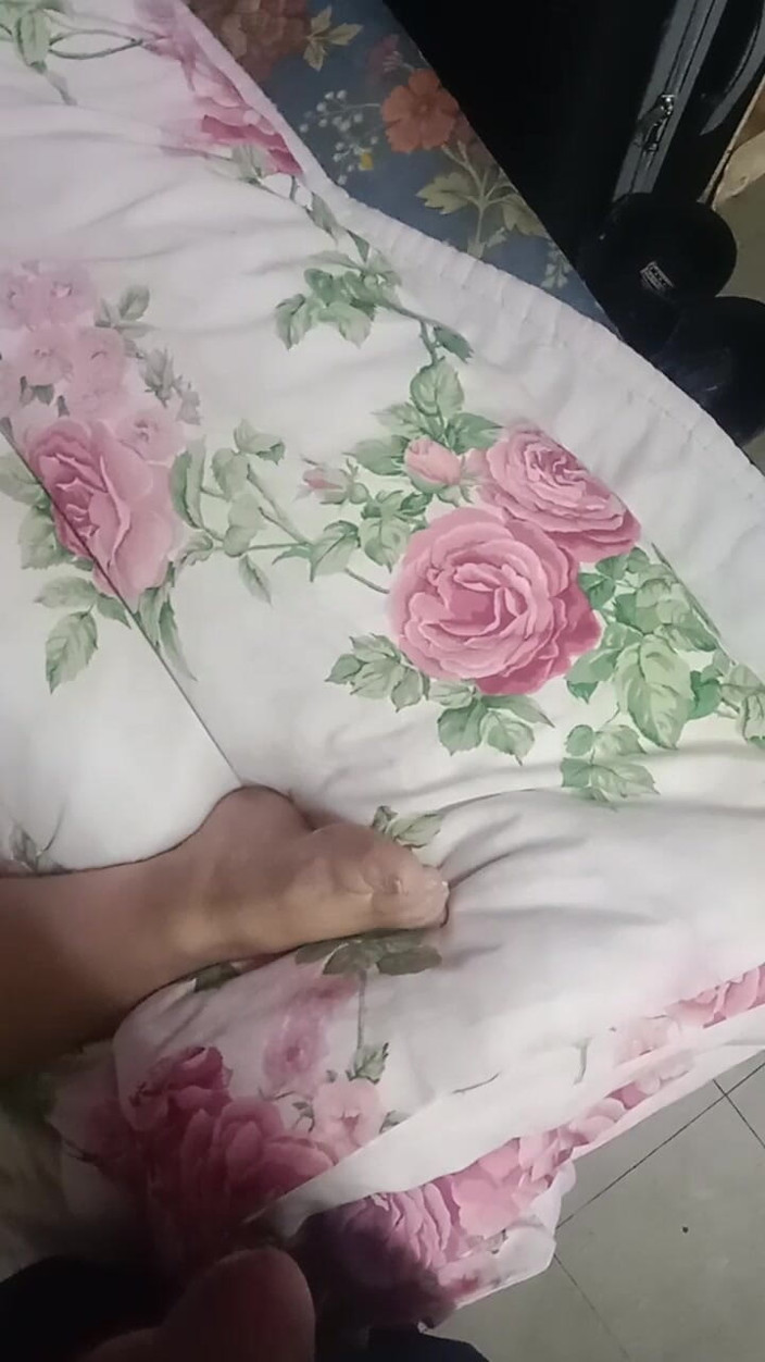 Footfetish productions: Tajně se odvážu k noze macechy