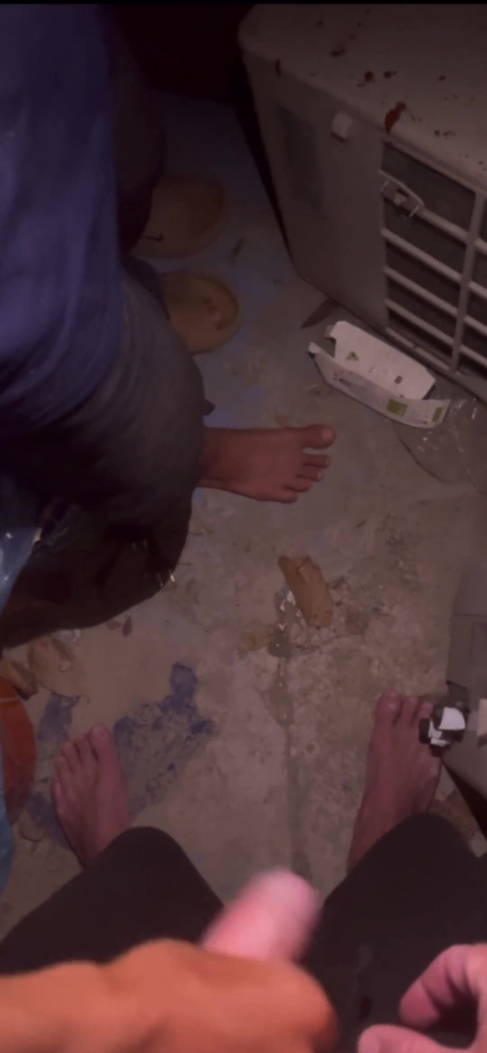 Quan Vietnam 18: Pomocna dłoń. Pomóż mojemu przyjacielowi strzelić ogromny ładunek w garażu późno...