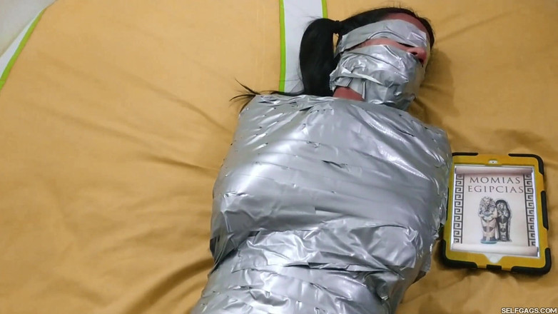 Selfgags Latina Bondage: 이집트 미라 프로젝트